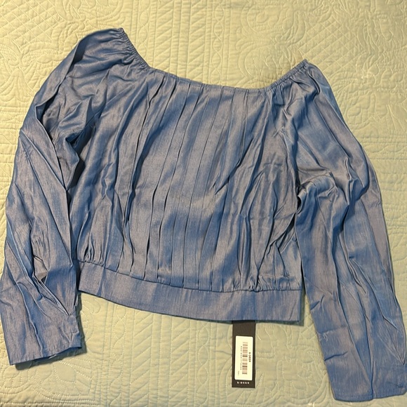 NWT Beautiful Blue Pleated Off-the-shoulder Blouse - Picture 5 of 10
